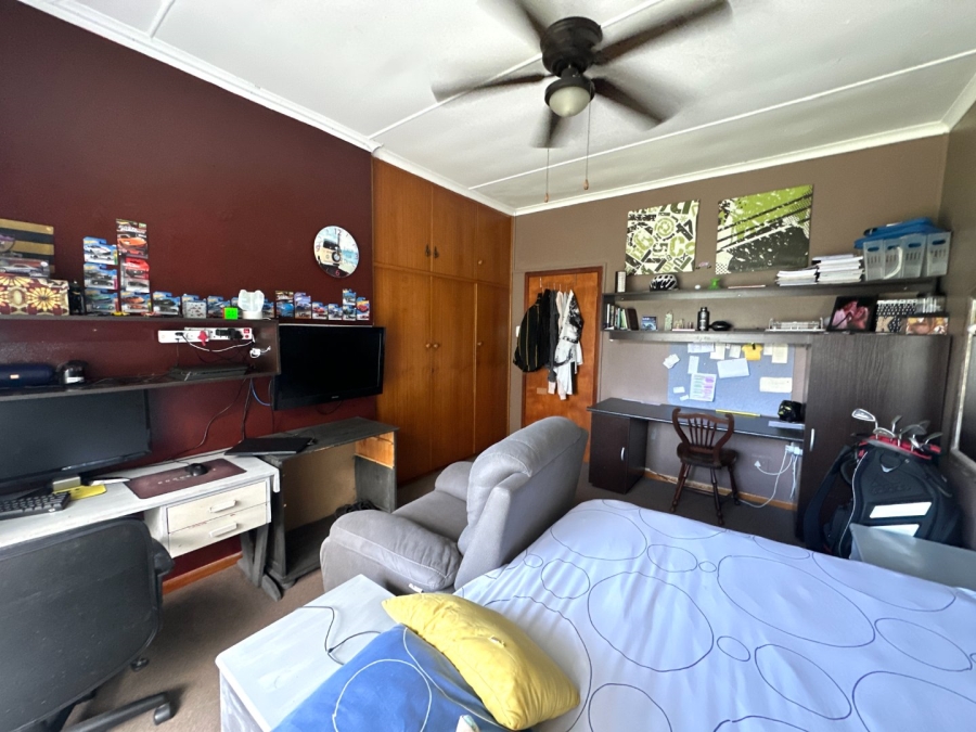 4 Bedroom Property for Sale in Bergsig Western Cape